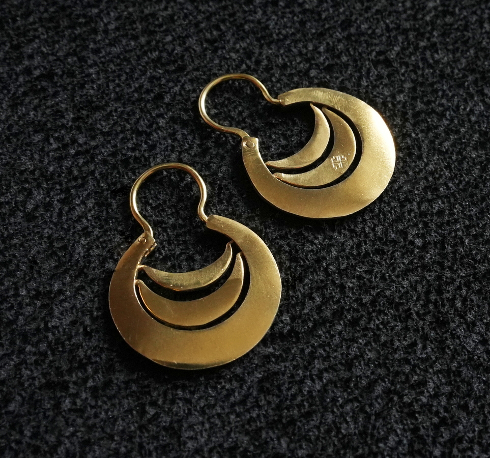 Півмісяці потрійні