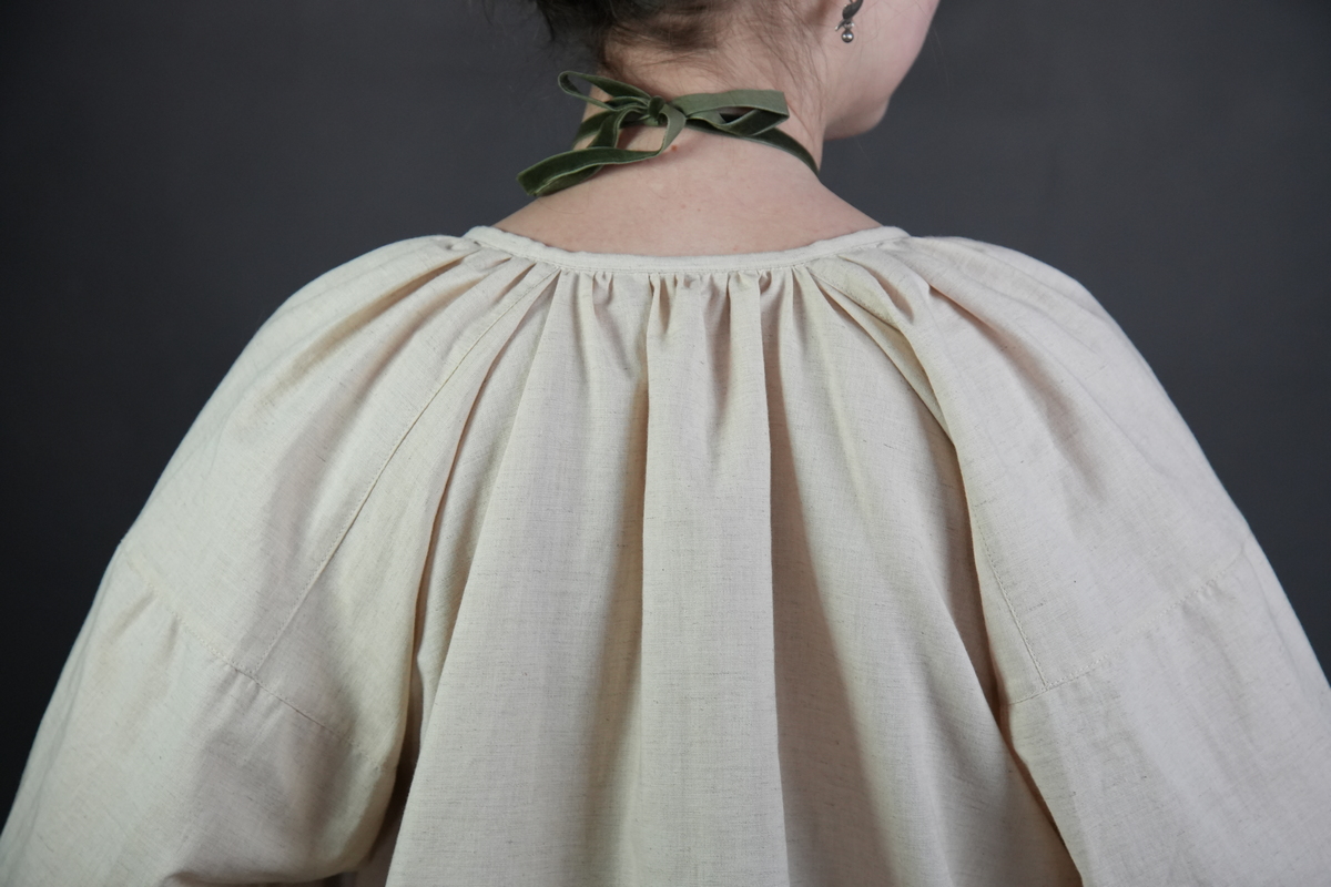 Сорочка бежева